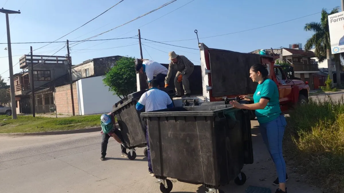 El municipio coloca nuevos contenedores de basura en diversos sectores ...