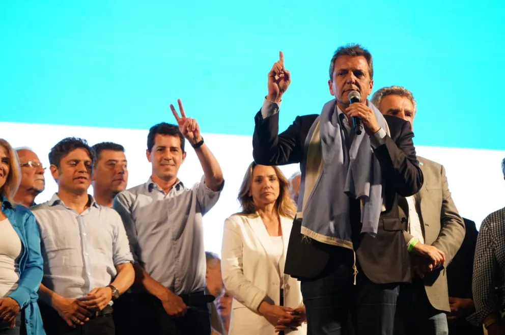 El candidato presidencial de Unión por la Patria (UxP), Sergio Massa, agradeció hoy a los "más de 25 millones de argentinos que fueron a votar, votaran por quien votaran",