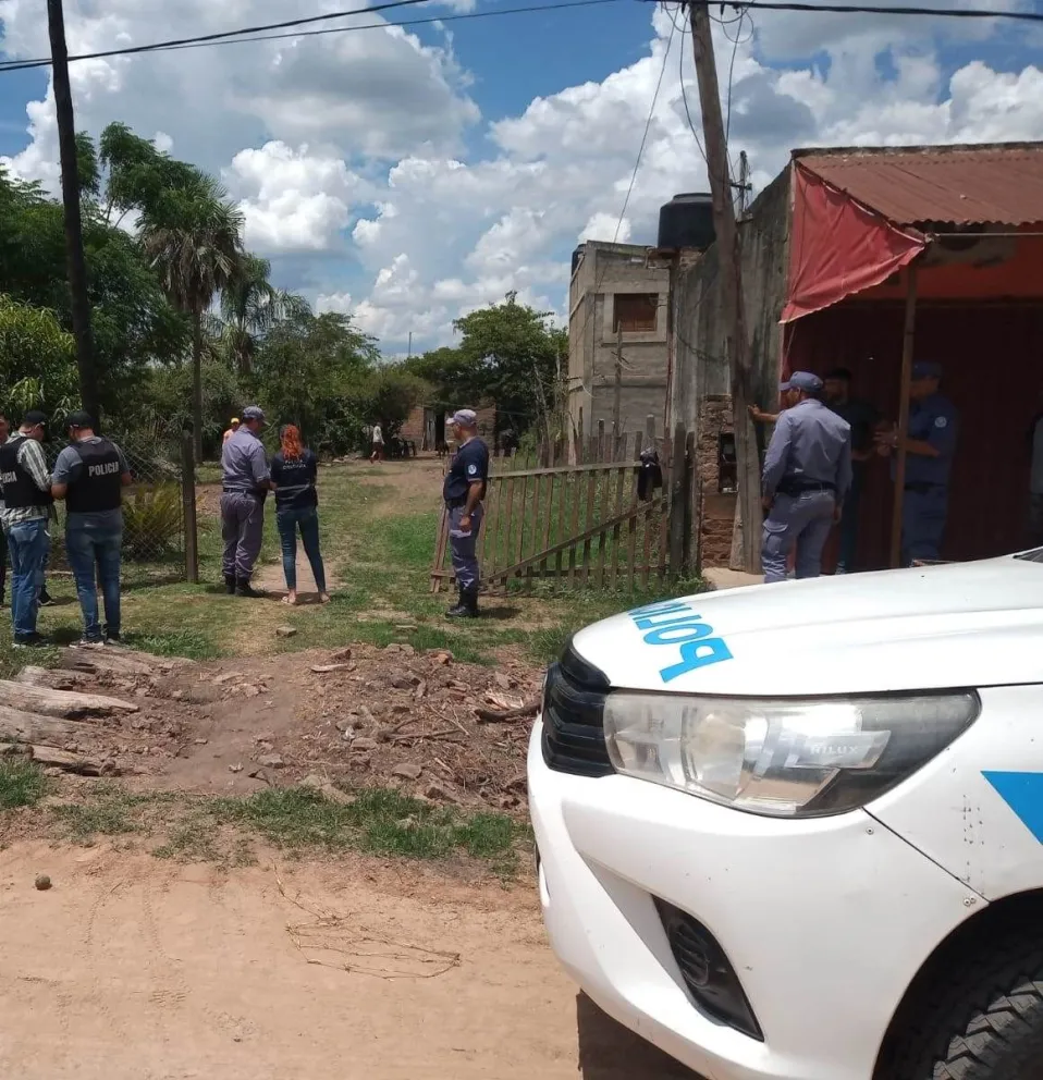 Tras dos allanamientos por un robo, la Policía y detuvo a una mujer y ...