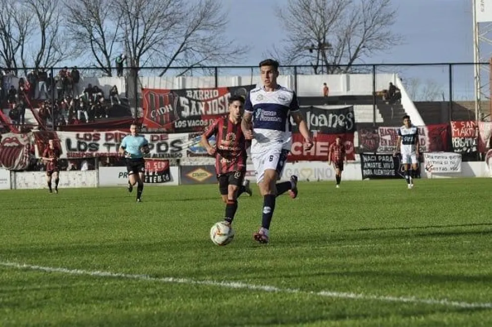 FOTO: En Pergamino, San Martín pegó ultimo y regresa a casa con tres puntos.