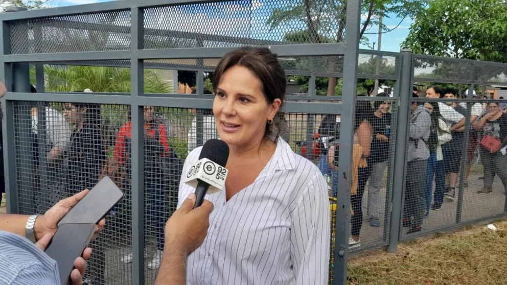 La funcionaria Paula Cattáneo en dialogo con FM Espacios.