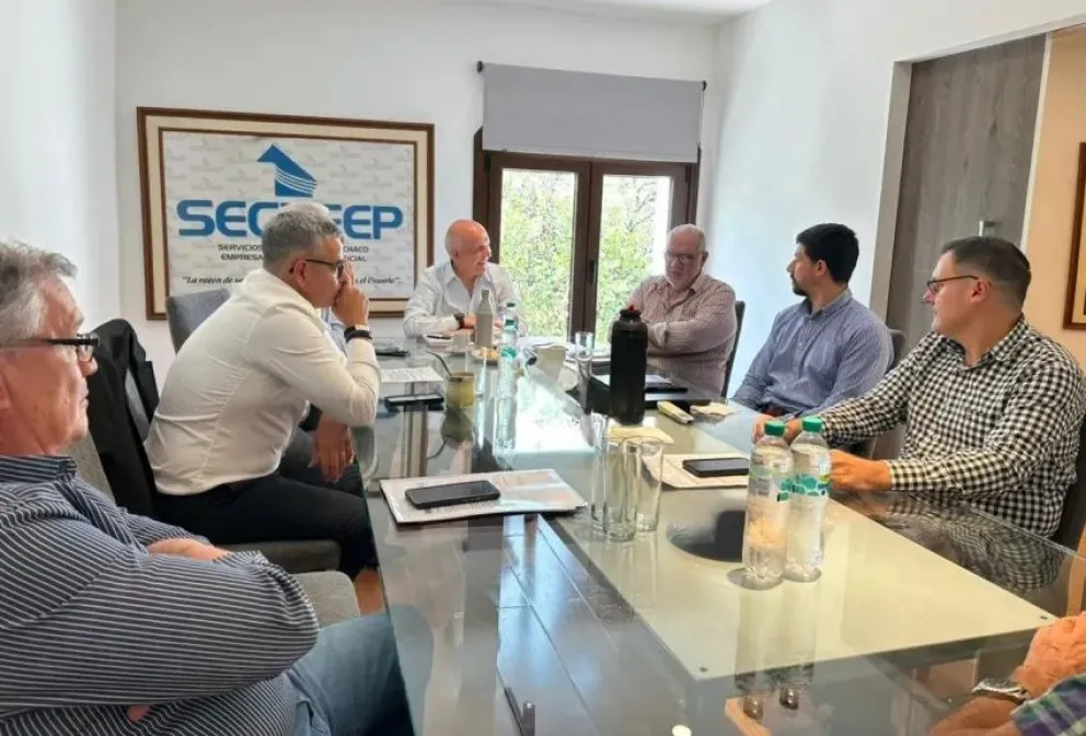 LOS REPRESENTANTES DE ENERGÍA DE FORMOSA, CHACO Y CORRIENTES REUNIDOS EN RESISTENCIA.