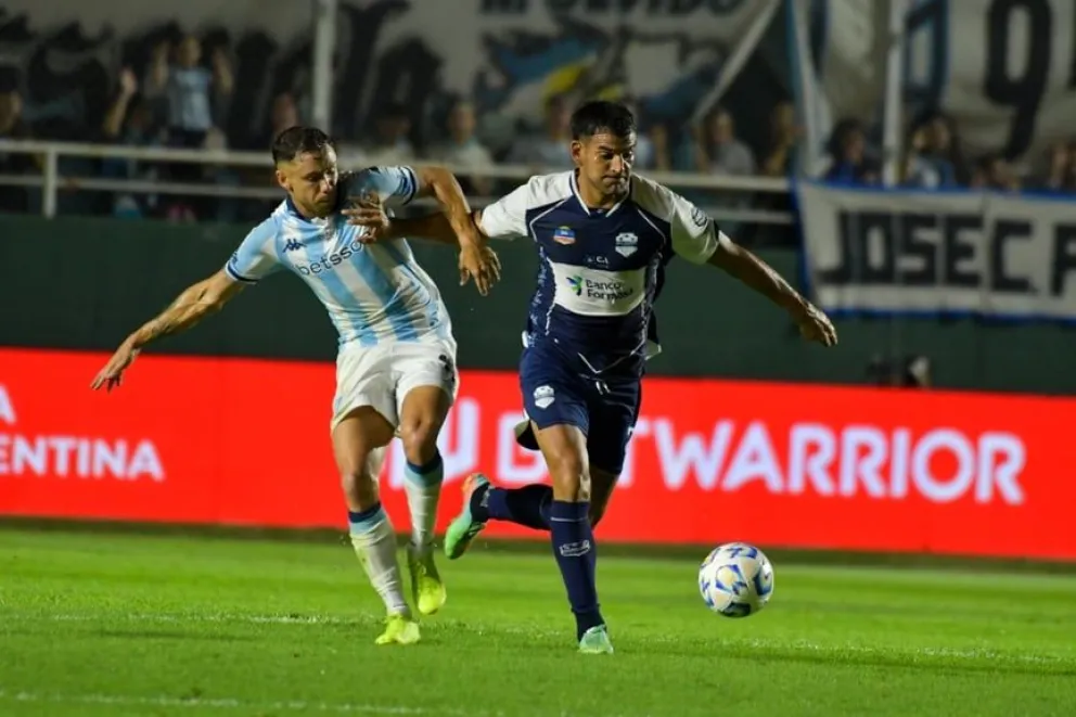 San Martín realizó una aceptable presentación ante la Academia.