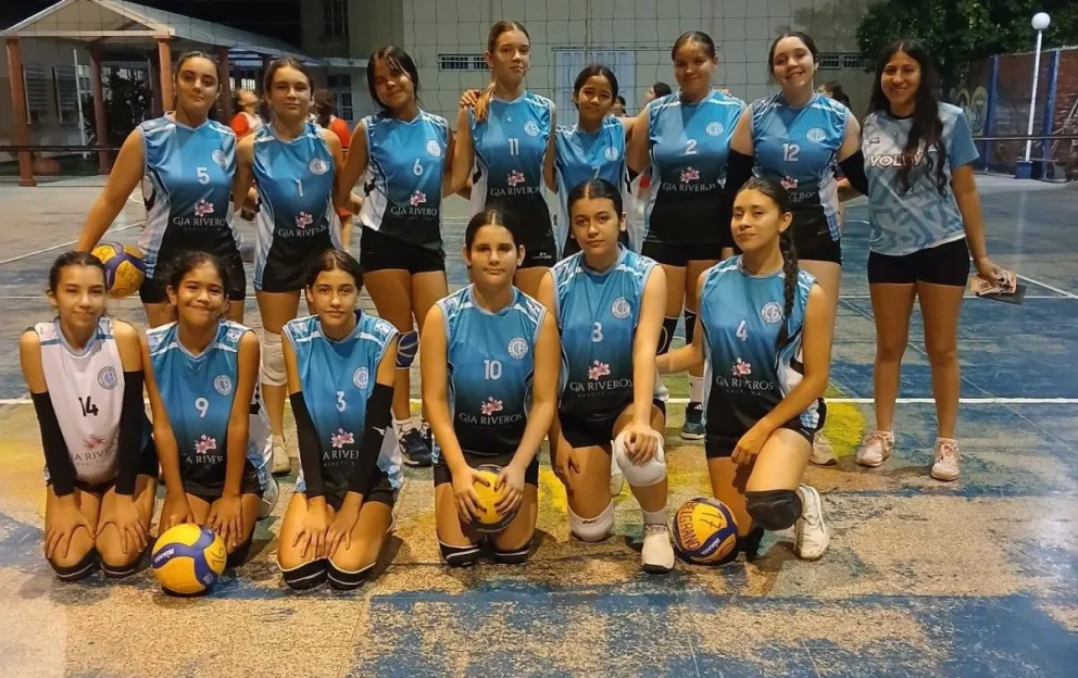 FOTO 2: Formación de Belgrano en Sub 16 Femenino.

