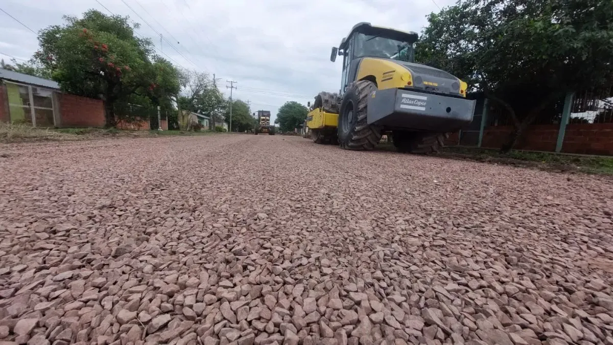 La Municipalidad avanza con el enripiado de calles en el barrio 20 de ...