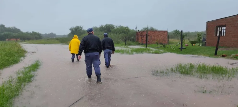Fuertes lluvias provocaron anegamientos en Palo Santo, Subteniente Perín, Pirané e Ibarreta
