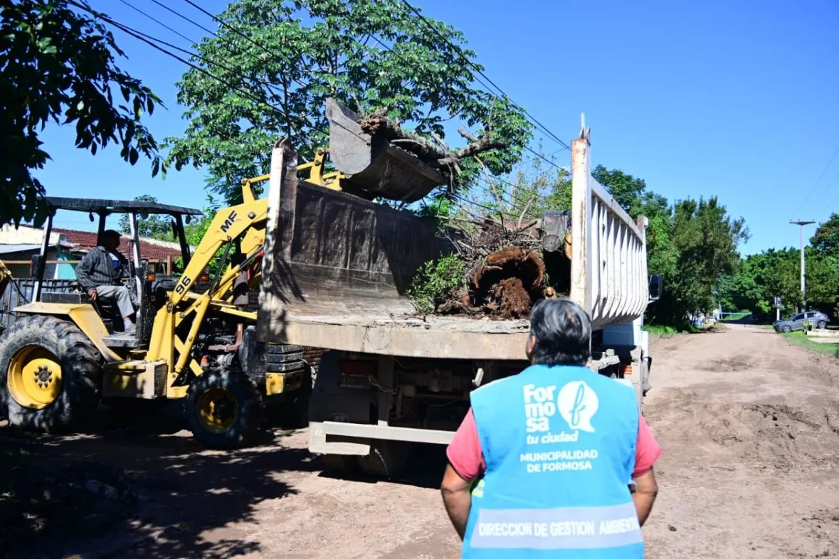 Amplio accionar de limpieza realizó la Municipalidad en el barrio San ...