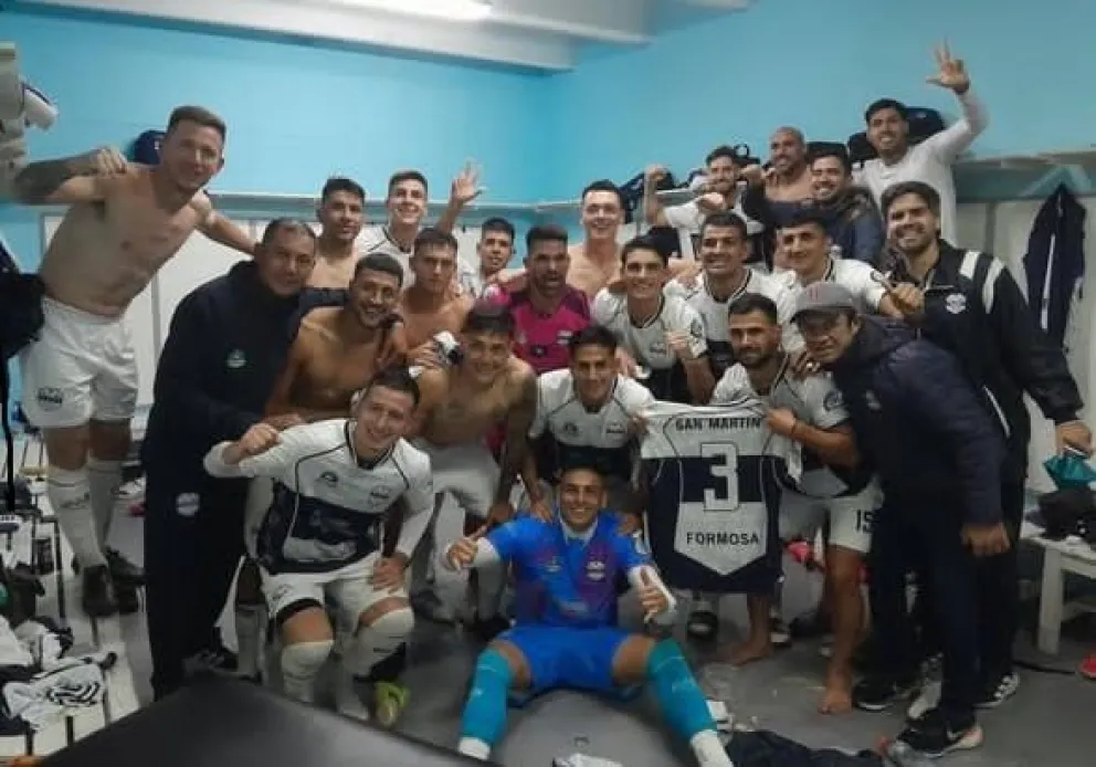 El vestuario de San Martín fue pura alegría por la goleada y la punta.