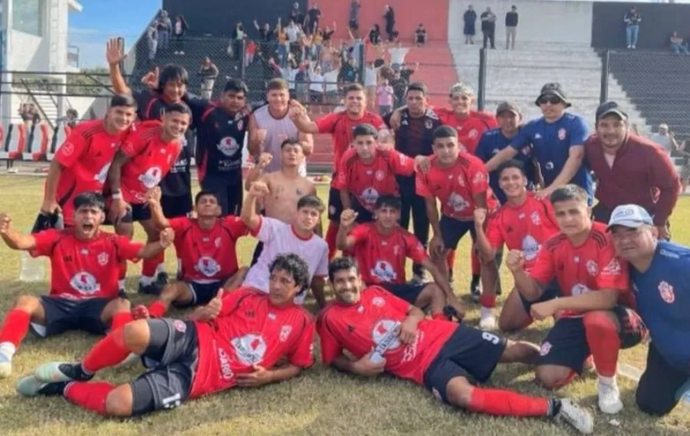 FOTO: San José Obrero brindó la sorpresa al frenar a Chacra 8.