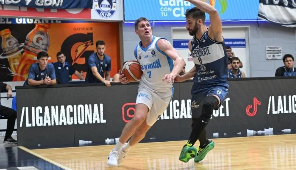 FOTO: El alero cordobés Alexis Elsener tendrá otra temporada con la U.