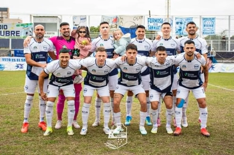FOTO 1: Formación de San Martín que el domingo selló el pasaje a la Ronda Campeonato del Federal A.
