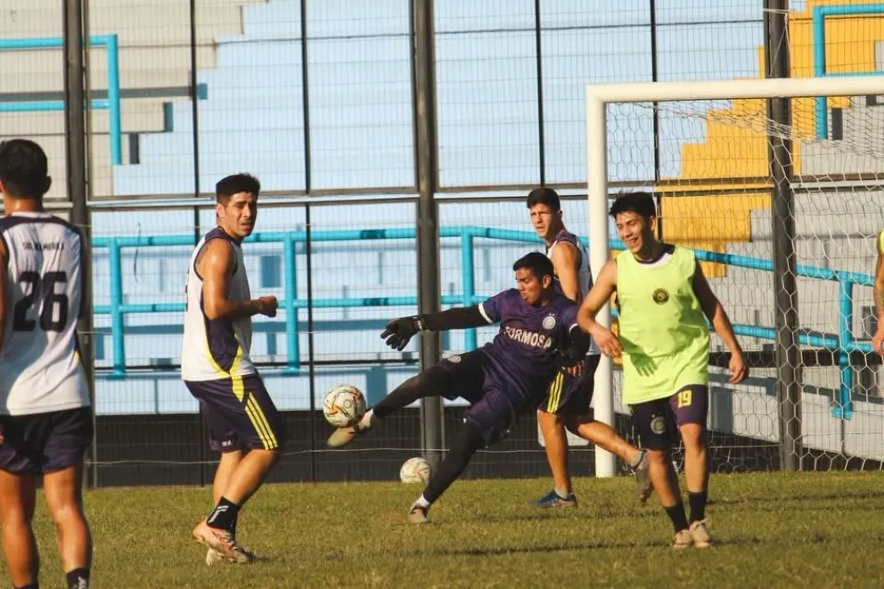 FOTO: Sol de América se prepara de la mejor manera para afrontar la visita a Sarmiento en el cierre de la instancia clasificatoria.