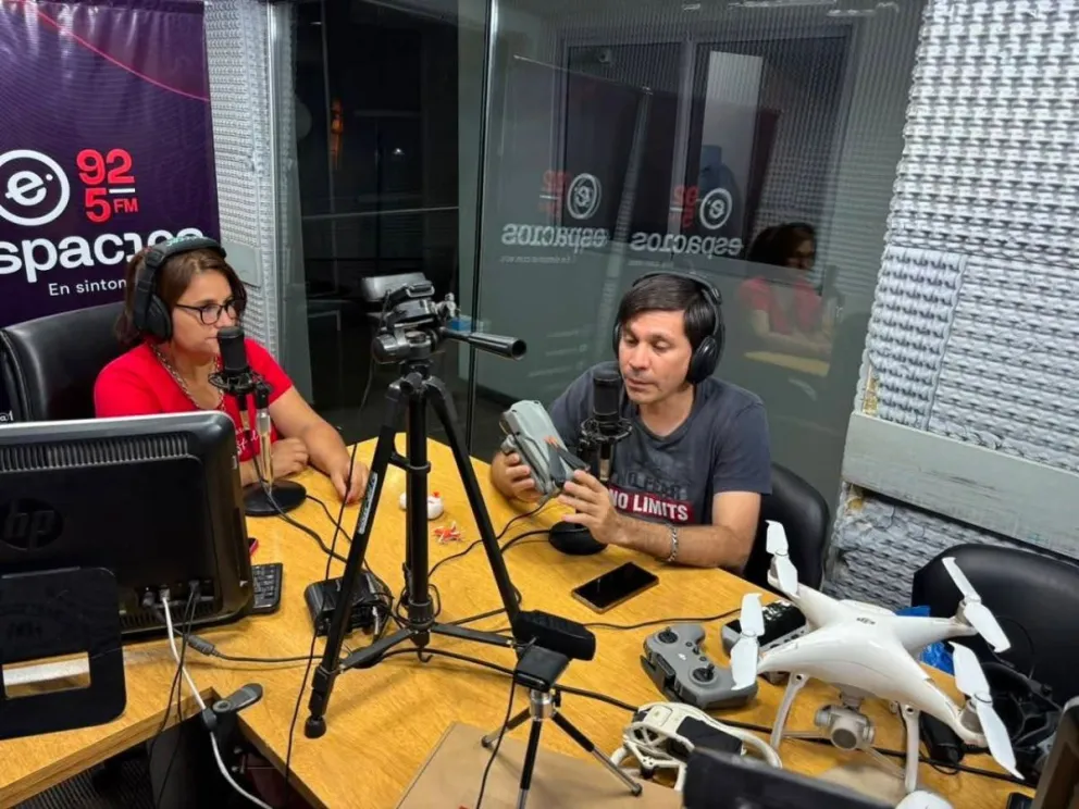 Jonathan visitó a Liliana Palma en los estudios de FM Espacios.
