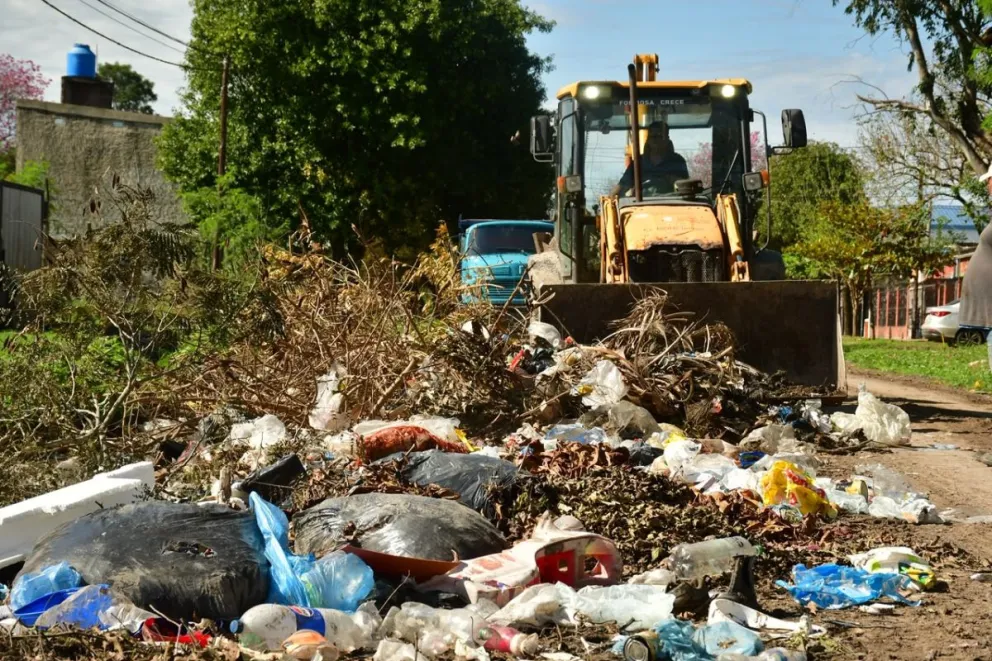 La Municipalidad continúa con operativos de limpieza integral en barrios de la ciudad