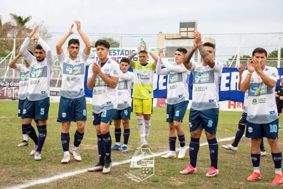 FOTO: San Martín goleó y definirá el titulo de campeón de la Liga capitalina.