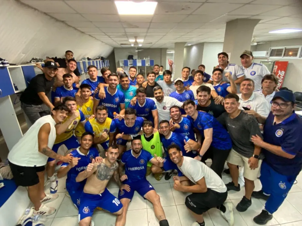 FOTO: La tranquilidad en el vestuario de Patria tras el triunfo sobre Unión en la cancha del Club San Lorenzo.