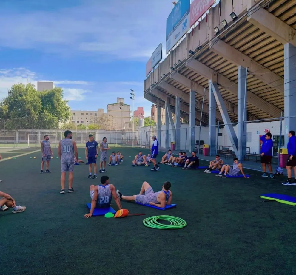 FOTO: Los dirigidos por Ricardo Parola se movilizaron en el predio de Gimnasia y Tiro.