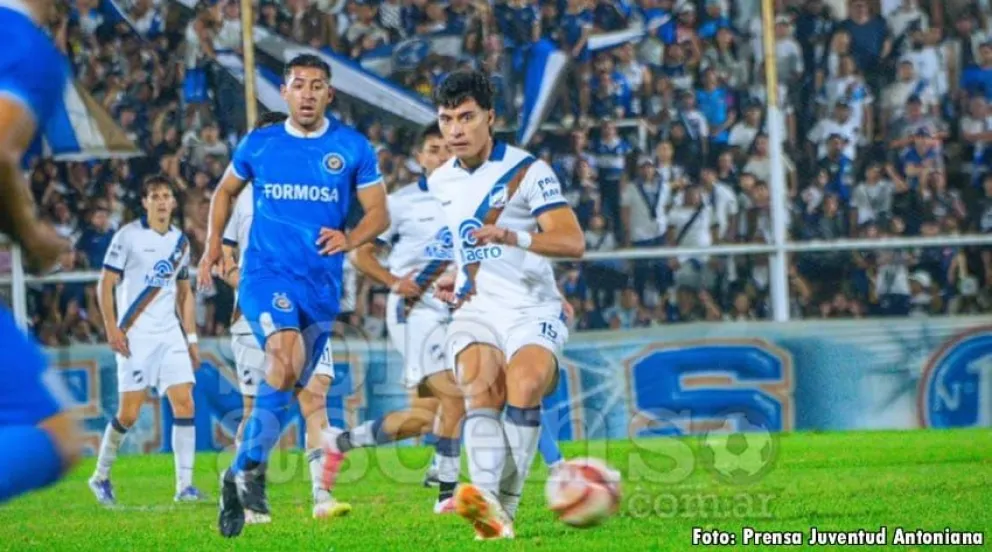 FOTO: Un pasaje del cotejo en que Sol de América sostuvo ante Juventud. 